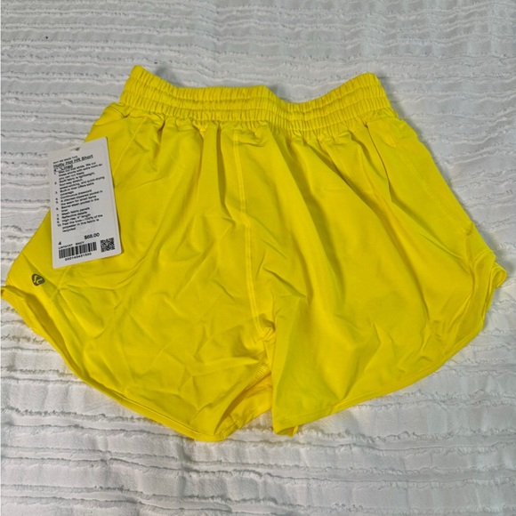 Lululemon Hotty Hot High-Rise Lined Short 4"
Sonic Yellow sz4 NWT - Picture 1 of 6